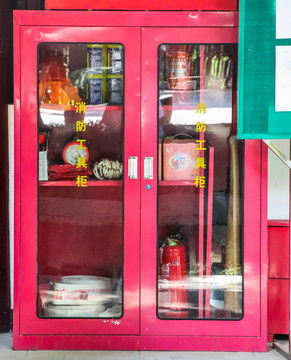 守护安全防线 施工现场消防器材柜的建筑摄影艺术与实用素材